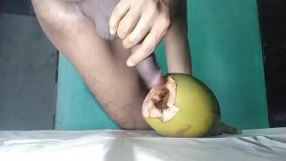 Fucking 💧💦 my horny favorite fruit 🍍🍎🍓 hole alone😊