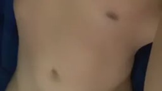 Solo en casa manoseándome 