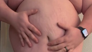 Fashion show: jiggle jiggle