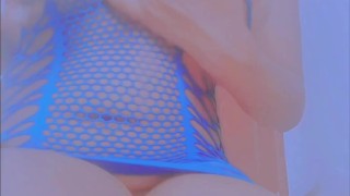 اححح انا بوحدي سخنت بغيت لي يجيبو فوق بزازلي Feel my nipples