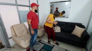 Me follo a la amiga de mi madrastra mientras le hace la visita - Parte 1 - Porno en Español