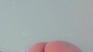 Hot horny girl ducks herself 