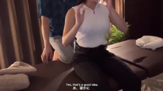 美乳彼女にオイルマッサージをしながらおっぱいや乳首責め、挿入して連続絶頂アクメ　日本人 かわいい 素人 ハメ撮り クリ責め 手マン japanese massage sex えむゆみカップル