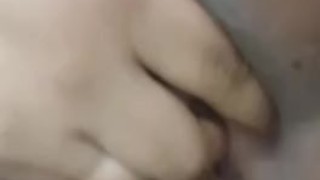 Colombiana tocándose bien excitada