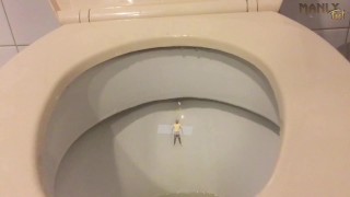 Try not to piss on the toilet seat - Piss on a tiny man instead - Manlyfoot 💦🧎🏻‍♂️- Golden shower