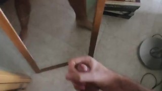 See this awesome cumshot in the mirror!