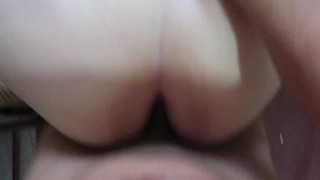 Le encanta montar mi verga con su ano mientras la grabo