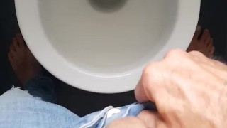 Pissing video for you at last! 😊 Thanks to cococo1👍