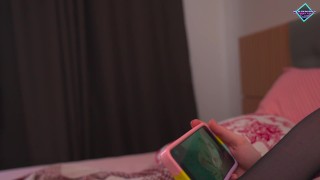 Girl watches porn and masturbates with a big dildo. Karneli Bandi