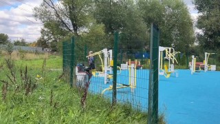 Мужик выебал парня в развалинах дома