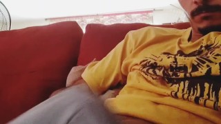 Buena música, buena jalada de vergota dura con gemidos ricos...