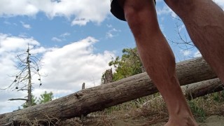 squat pissing open air 