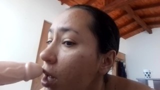 Chupando verga a mi vecino