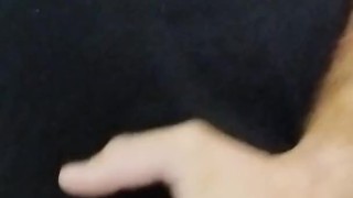 Une bonne branlette avec éjaculation