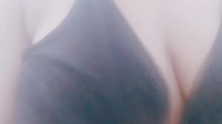 بزازلي مقيمين بغيت شي زب كبير يتحك فوق منهم اححح تايفيض حليبو عليا