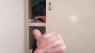 Mi novio se calienta y me envia un video viniendose💗