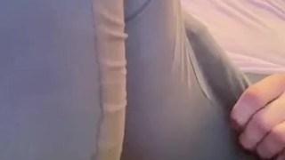 Fumar y llenarme los huevos de nubes me calienta tanto