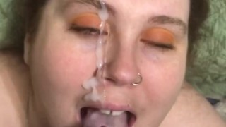 Cumshot on sexy wife’s face 💦💦