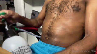 Gaymer inflates his belly between games