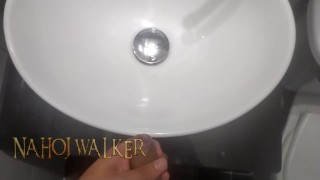 Masturbándome en el baño