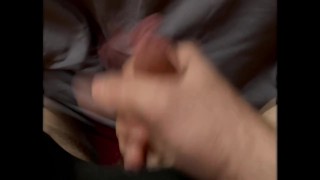 Je me branle à coter d’elle pour l’exciter 