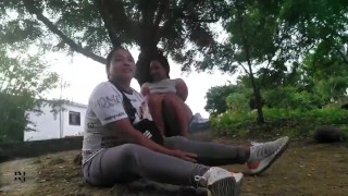 llamo a esta chica para que me haga un oral