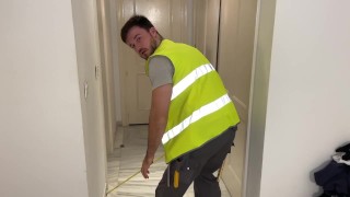 Macrophilia - builder ass crush