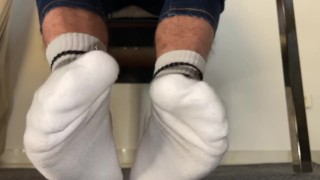 Macrophilia - office boss foot domination