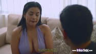 Empleada venezolana de nalgas enormes