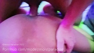 Joven cachondo universitario follado a pelo por profesor peludo semental con polla grande a 4 patas