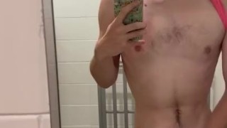 Twink leaves a load in the gym sink post-workout