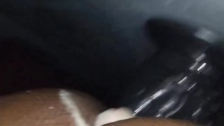 Penetración anal con dildo grande