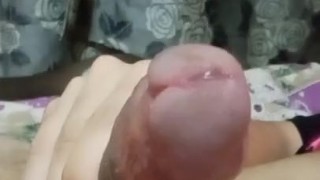 BRINCADEIRA COM O PAU MOLE BEM GOSTOSO MASTURBAÇÃO