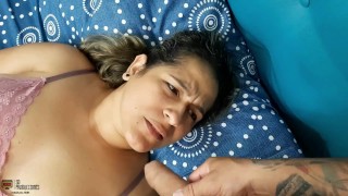 Sorprendo a mi vecina cuando esta acostada con mi polla en su boca - Parte 1 - Porno en Español