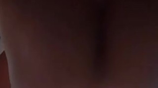 Metendo gostoso um vibrador e um consolo peniano de 23 cms
