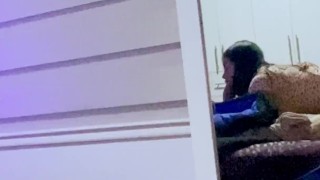 Novia con culo perfecto cabalga sobre mi polla y lleno su culo en aceite 