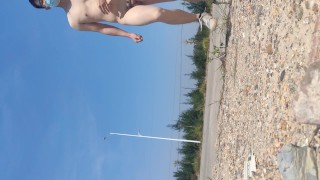 在马路上脱光衣服