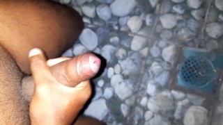 Sri lankan bathroom orgasm නැගිටලා අලුතෙන් දැම්මා 