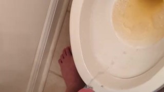Quick piss and cum at my friend's house