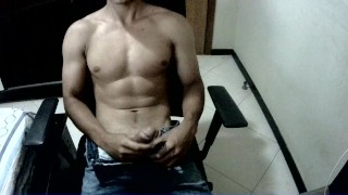 Big dick, hot mouth and shirtless piebald wants to cum.