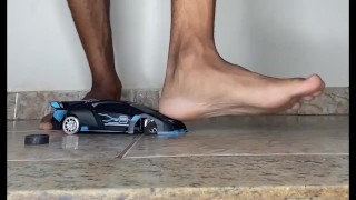 GIANT MAN CRUSHING TINY CARS / GIANT FETISH