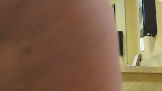Big booty whore twerking