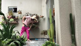 CLEANING HOUSE WITHOUT CLOTHES NEIGHBOR SELLING