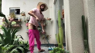 CLEANING HOUSE WITHOUT CLOTHES NEIGHBOR SELLING