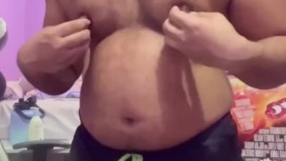 Beefy himbo packing on the pounds! My tits are getting huge! Post workout pump and play 😈 