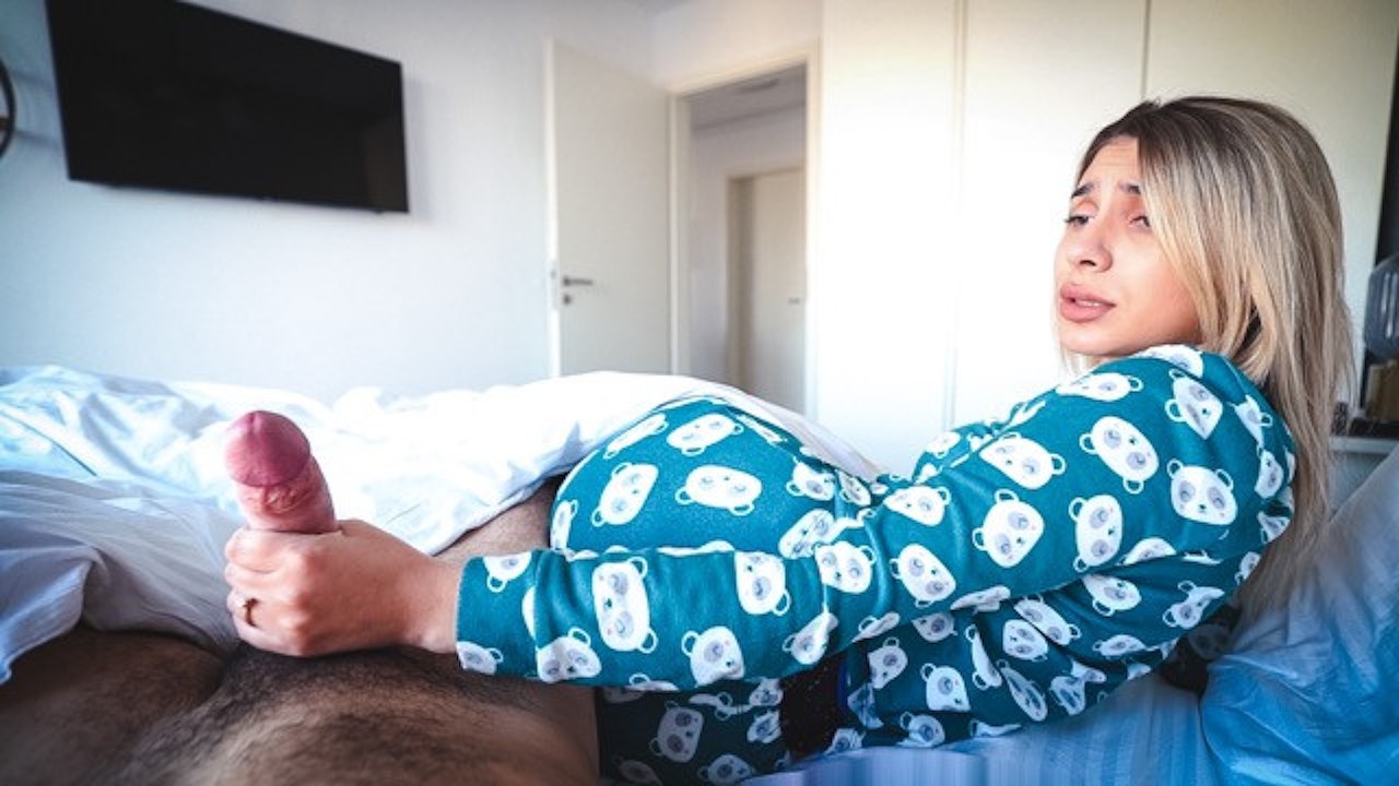 Son Exchange Fuck - step mom and step son share a bed in a hotel room! - VÃ­deos Pornos  Gratuitos - YouPorn