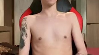 Gamer jerks off and cums a lot of cum