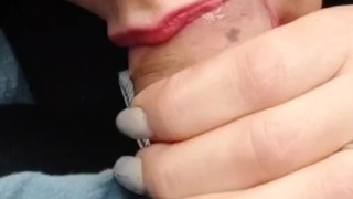 Faccio un pompino a mio marito in macchina per farmicomprare dei vestiti nuovi video completo su OF