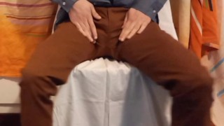 Manspreading in suit