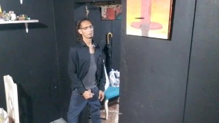 Un soltero probando el cuarto de renta: Raba Erre.